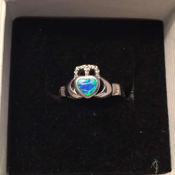 Ring - Picture 1 of 3